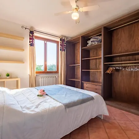 Homesweethome Lake-View Villetta A Schiera With Garden - Happy Rentals *