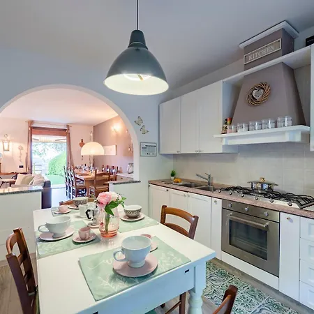 Homesweethome Lake-View Villetta A Schiera With Garden - Happy Rentals Casa vacanze