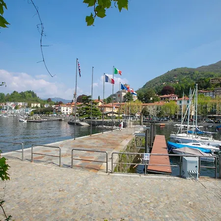 Homesweethome Lake-View Villetta A Schiera With Garden - Happy Rentals Casa vacanze Besozzo