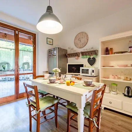 Homesweethome Lake-View Villetta A Schiera With Garden - Happy Rentals Casa vacanze Besozzo